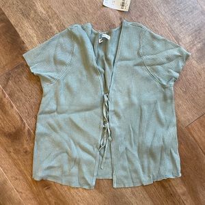 Abercrombie crop SS sweater NWT XL